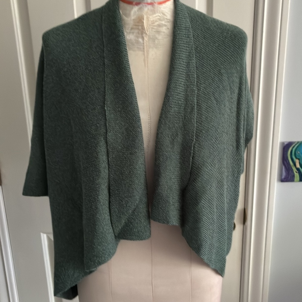 MOYURU green oragami style shrug